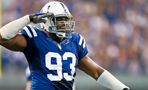 Dwight-Freeney 